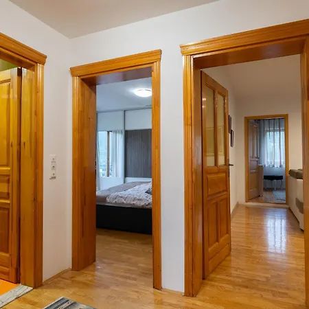 Green Hills City View Apartment Sarajevo