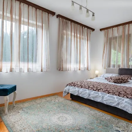 Green Hills City View Apartment Sarajevo