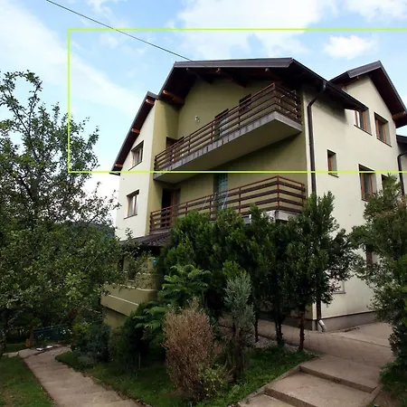 Hills View Apartman *